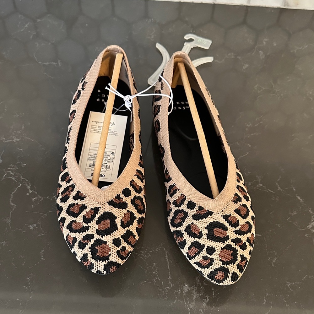 NWT Leopard  Women's Flats